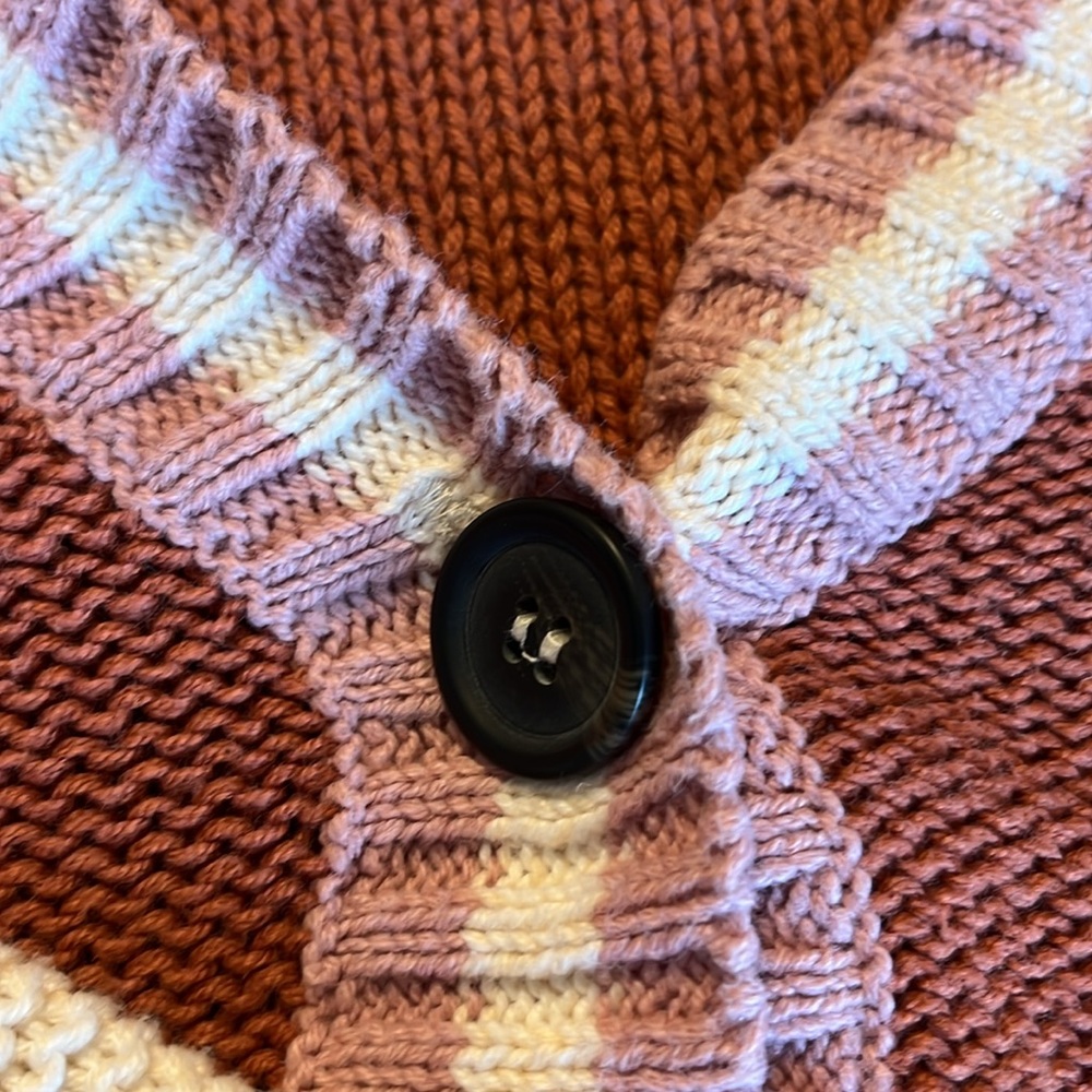 American Eagle Women’s College Style Sweater - Picture 5 of 5
